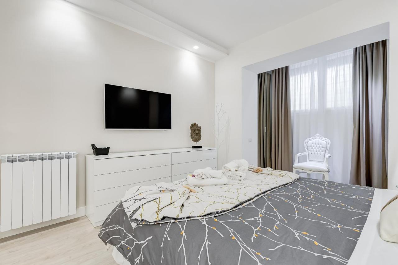 רומא Bmga L The White Crown Apartment In Testaccio מראה חיצוני תמונה